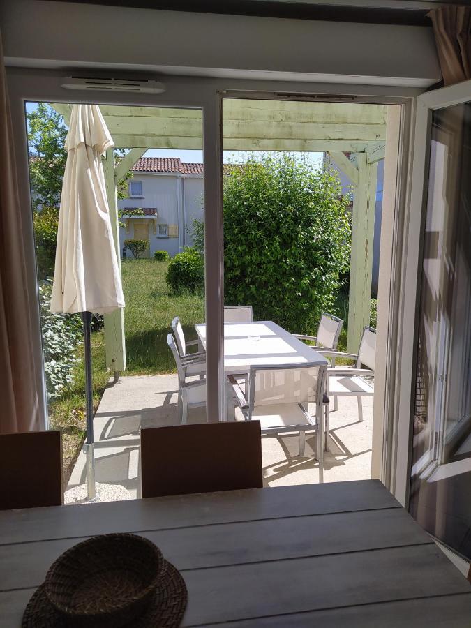 Une maisonnette vendeenne avec acces piscine Saint-Hilaire-de-Talmont Extérieur photo